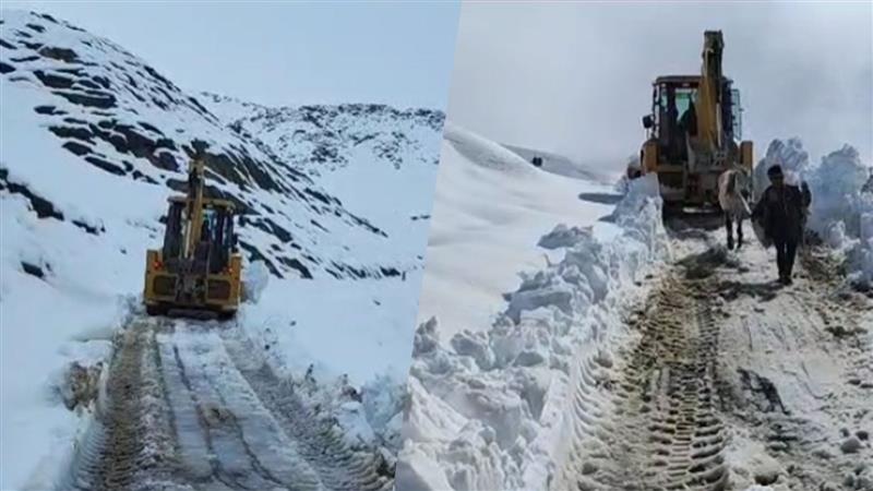 Heavy snow on way to Chandratal lake hindering evacuation of 293 stranded tourists