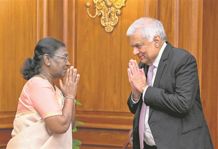 India, Lanka focus on economic synergy