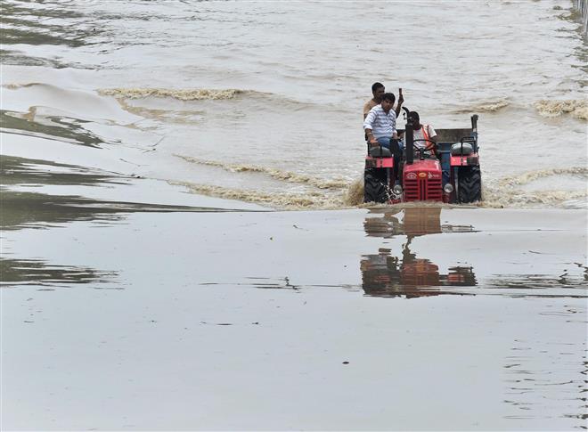 Delhi floods: ITO, Rajghat inundated, Yamuna waters reach close to Supreme Court; 3 boys drown