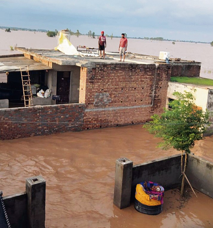Choked water passages behind Punjab flooding, say Experts