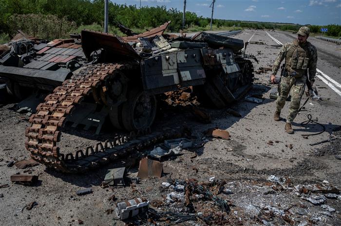 Shelling kills civilians in Ukraine’s northeast as fears grow of second Russian takeover
