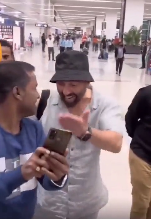 Sunny Deol Bf Video - Lai na photo': Sunny Deol seen scolding selfie-seeking fan at airport; video  goes viral : The Tribune India