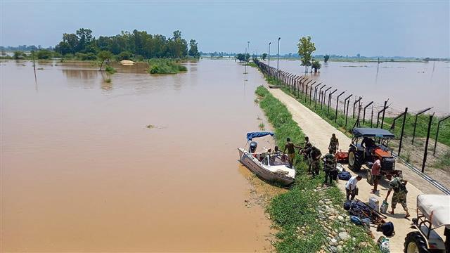 Ferozepur: Border areas under water, smuggling up