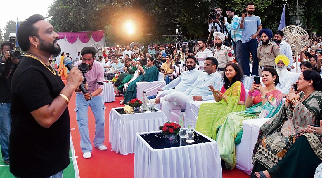 Punjabi singer Master Saleem gives enthralling performance at Teej Mahotsav in Chandigarh