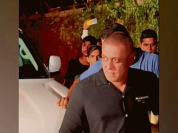 Salman Khan was recently spotted at a Mumbai restaurant in a new bald look