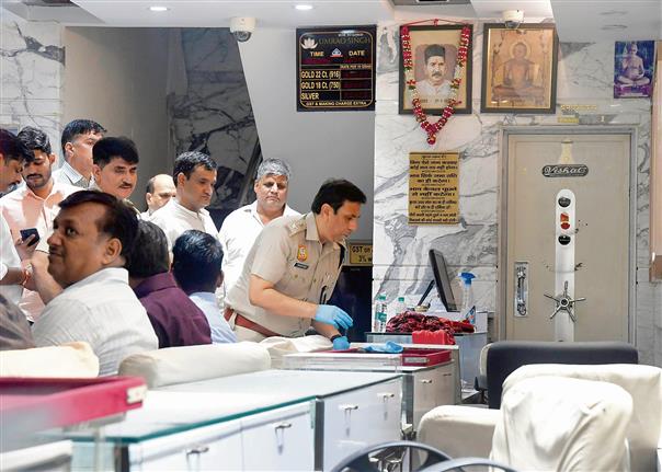 Delhi jewellery shop heist solved, two held