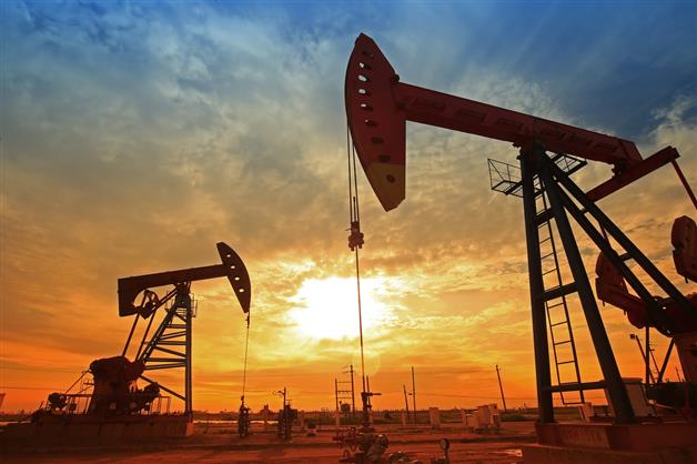 Saudi Arabia, Russia extend 1.3 mn barrel a day oil cut till Dec