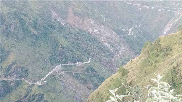 Kinnaur, Spiti valley cut off from Shimla as 150-metre road sinks