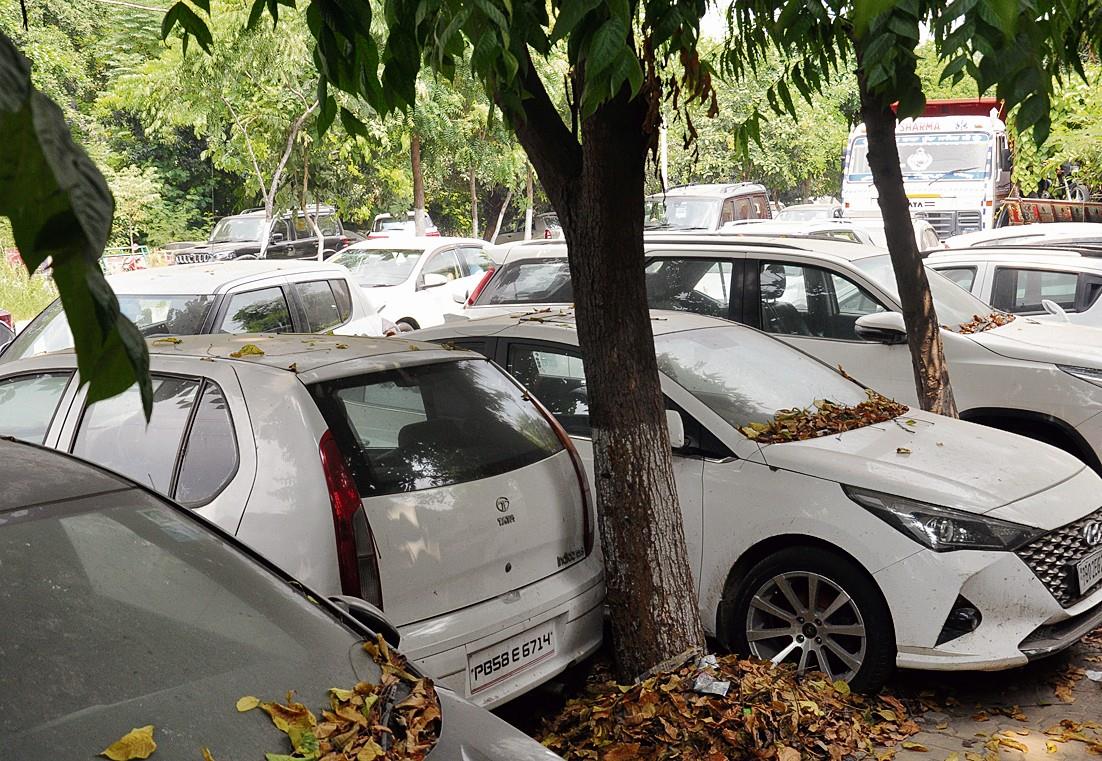 ‘Remove impounded vehicles from green belt, stop ‘misuse’ of community centre’