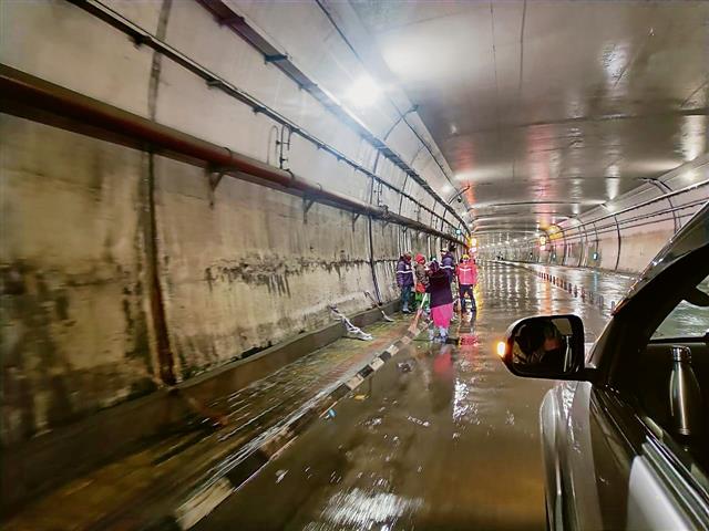 Citing seepage in Atal Tunnel, MLA questions quality of work
