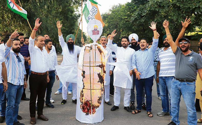 Youth Congress burns CM Mann’s effigy over MLA Khaira’s arrest