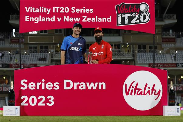 New Zealand ties T20 series with England 2-2 after winning final match by 6 wickets