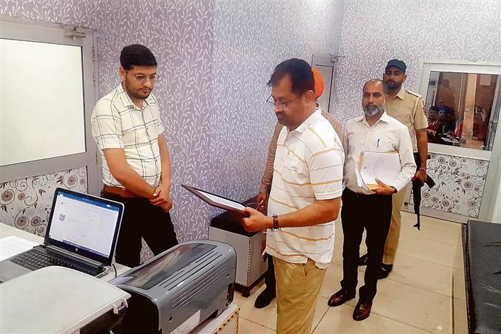 Balachaur SDM conducts surprise checking of IELTS centres