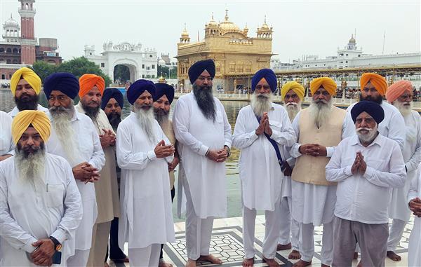 Amritsar: HSGMC president Bhupinder Singh visits Golden Temple