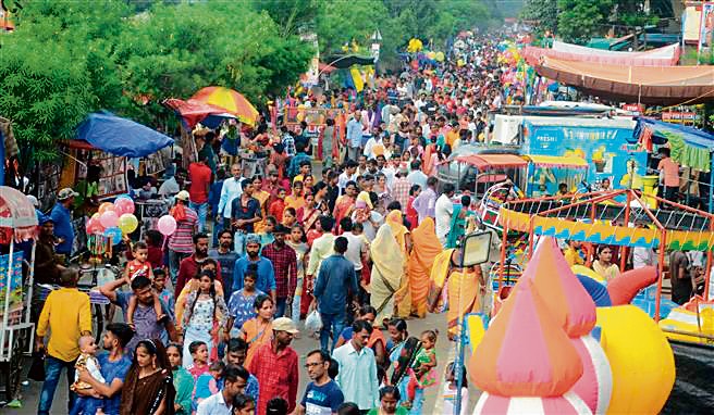 Residents tell DC to keep railway crossing open during Sodal Mela