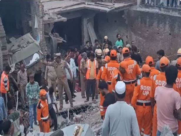2 killed, 3 trapped as building collapses in UP's Barabanki