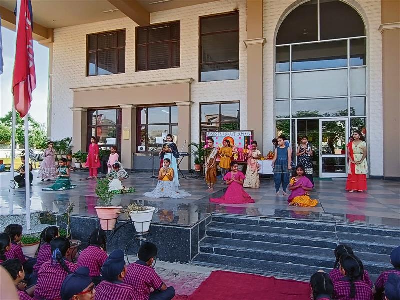 AKSIPS-123 Smart School, Kharar, pays homage to Lord Ganesha