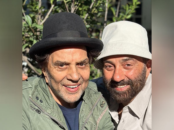 ‘Love you papa’, says Sunny Deol as he posts adorable picture with Dharmendra