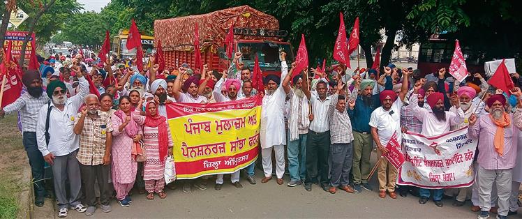 Pensioners protest outside minister's residence over pending demands