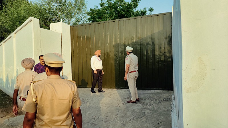 Punjab Vigilance Bureau raids farmhouse to arrest ex-minister Manpreet Singh Badal