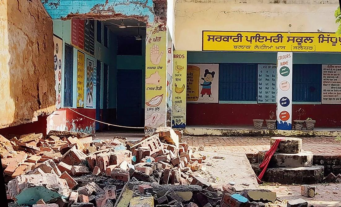 Tragedy averted as roof of verandah collapses at Sidhupur govt school