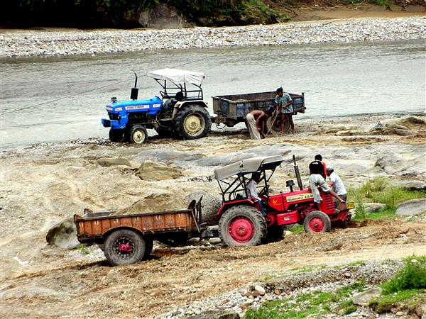 Criminal Nexus: Mining mafia thrashes constable, flees with seized dumper in Firozpur Jhirka