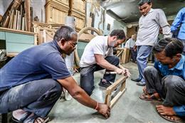 Rahul Gandhi meets carpenters at Delhi’s Kirti Nagar furniture market