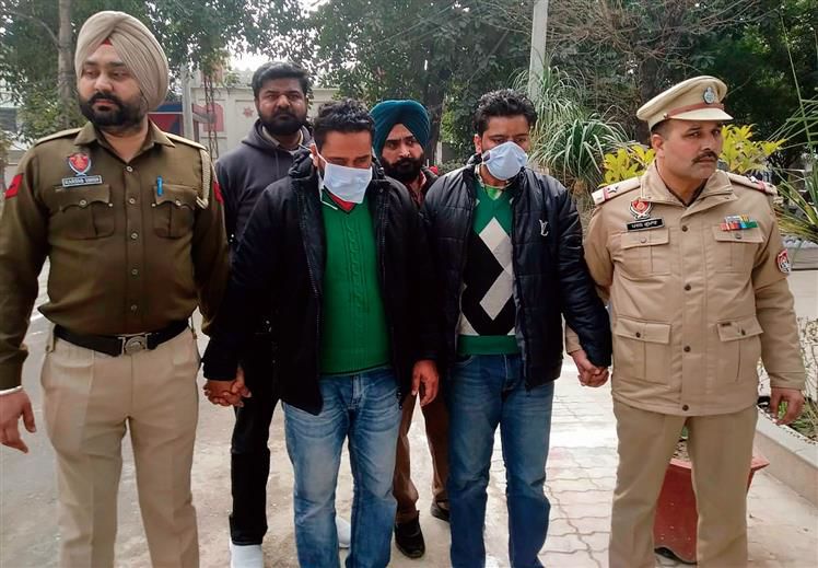 Five in Amritsar police net with 3 kg of heroin, Rs 5 lakh drug money