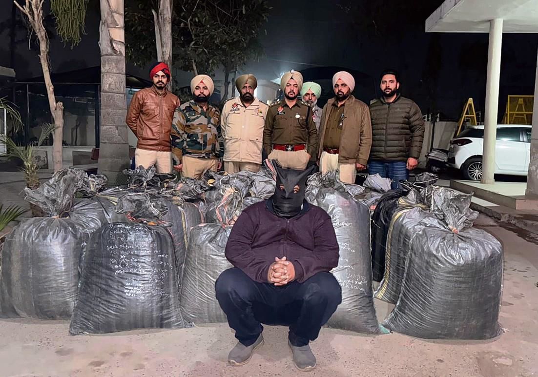 One of gang held with 100-kg poppy husk