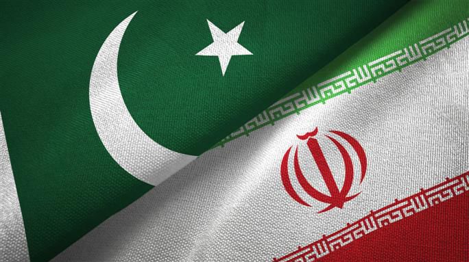 Iran's Foreign Minister to visit Pakistan to rebuild ties after missile strikes