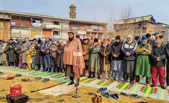 Snowless winter worries Ladakh, Kashmir