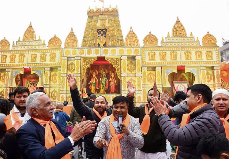 Bhajans & langars, Chandigarh city soaks in consecration fervour