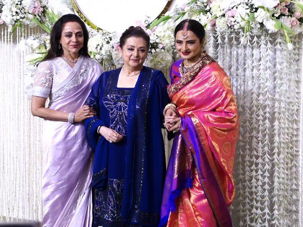 Hema Malini catches up with Rekha, Saira Banu at Ira Khan's wedding reception