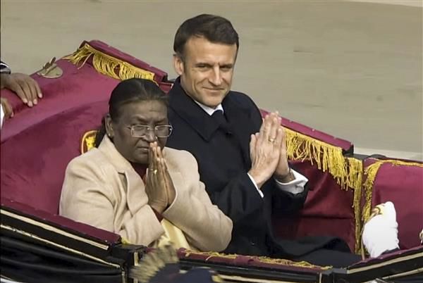 40 years on, buggy makes comeback as President Droupadi Murmu, her French counterpart Macron take traditional ride on Republic Day