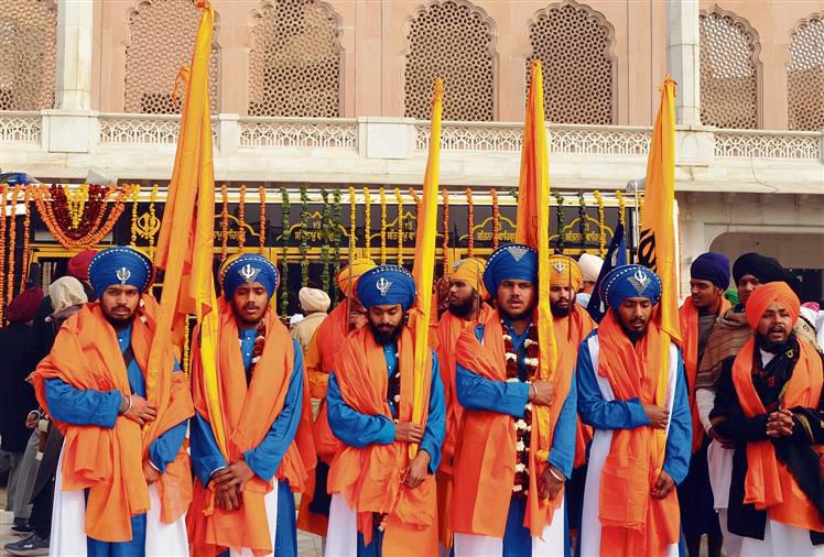 Akal Takht Jathedar, SGPC chief greet Sikhs on birth anniversary of Guru Gobind Singh