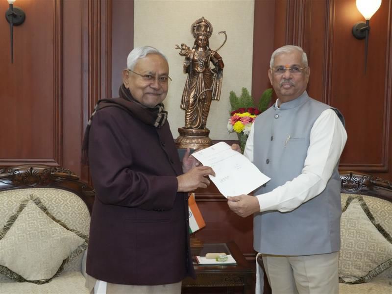 Nitish Kumar resigns as Bihar CM; dumps Mahagathbandhan, INDIA bloc; stakes claim to form govt with BJP's support
