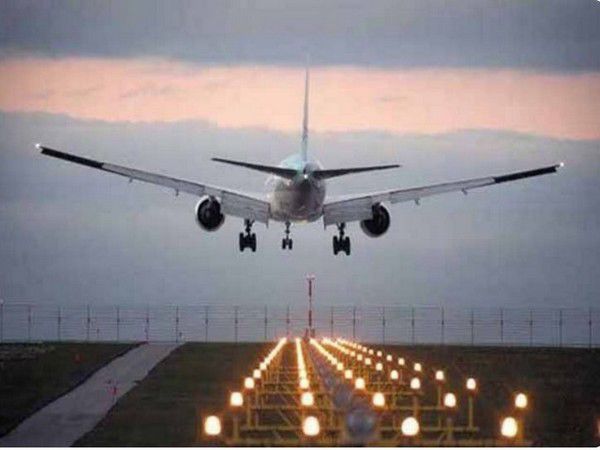 Mumbai: Indigo flight delayed after passenger says 