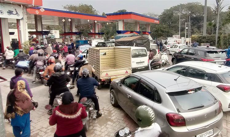 Truckers’ stir: Fuel ‘shortage’ triggers panic buying in Chandigarh