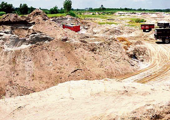 Rajasthan Govt's clampdown on mining near Haryana border, Rs 21 cr fine imposed