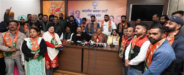 Chandigarh: AAP, Congress workers join BJP