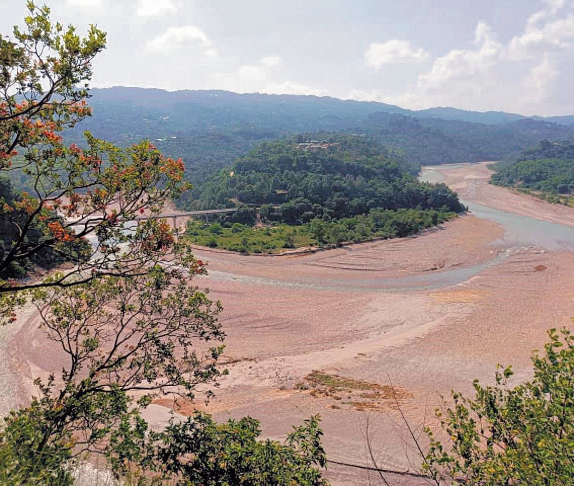 Dry spell triggers water crisis in two Himachal Pradesh districts