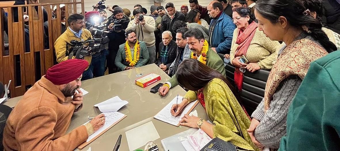 Totally undemocratic thing': Congress, AAP slam BJP over cancellation of  Chandigarh mayoral polls