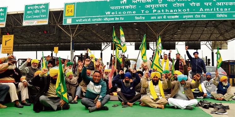 Toll-free movement of vehicles witnessed on Day 2 of protest in Amritsar