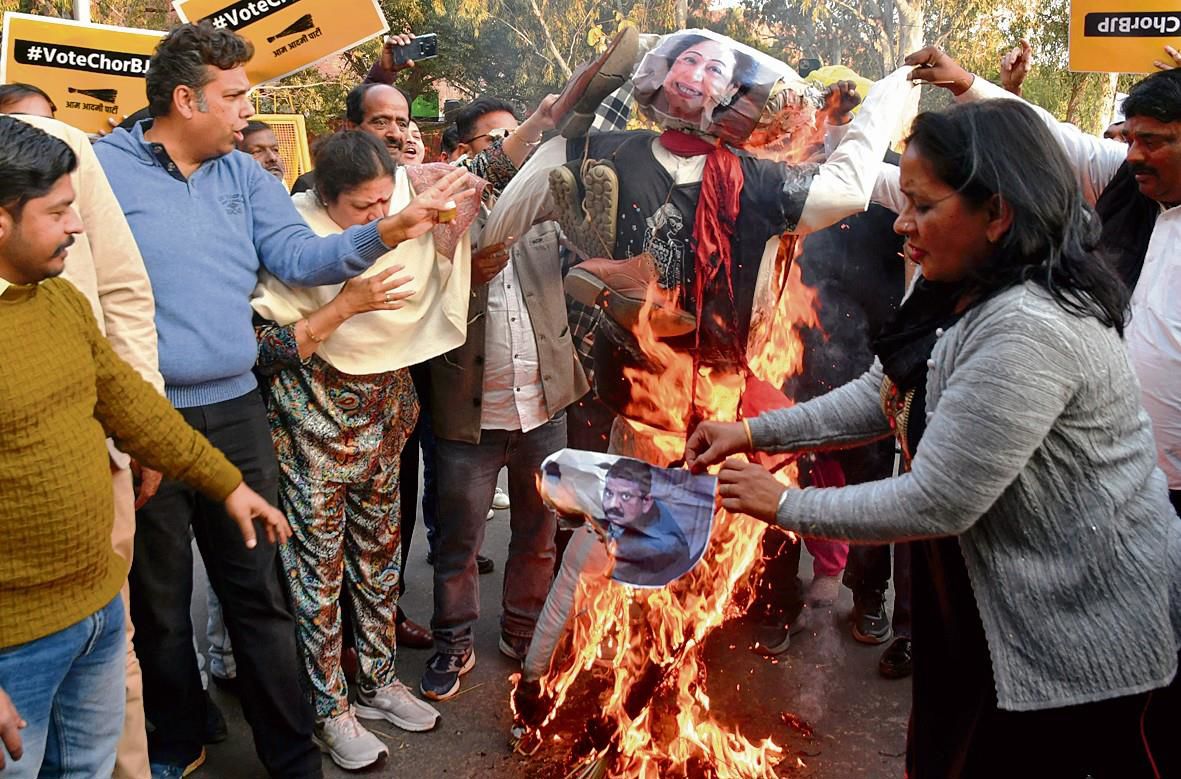 AAP burns Kirron Kher’s effigy to protest ‘discrepancies’ in Chandigarh mayoral polls