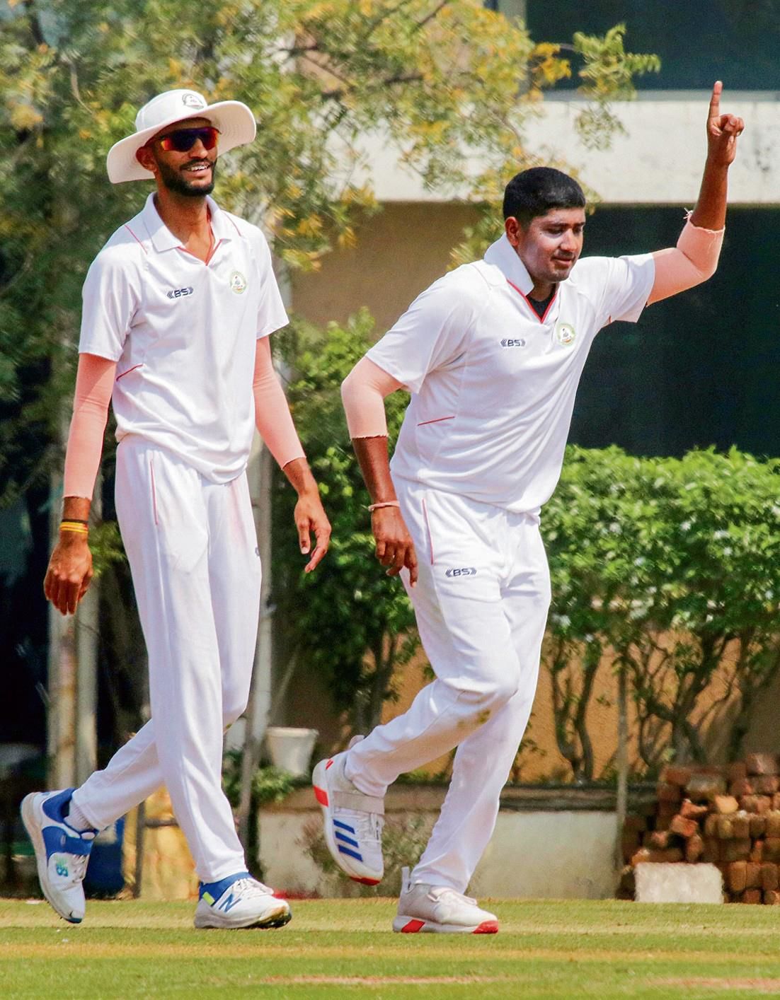 Ranji Trophy: Bowlers toil to give Mumbai 1st-innings lead