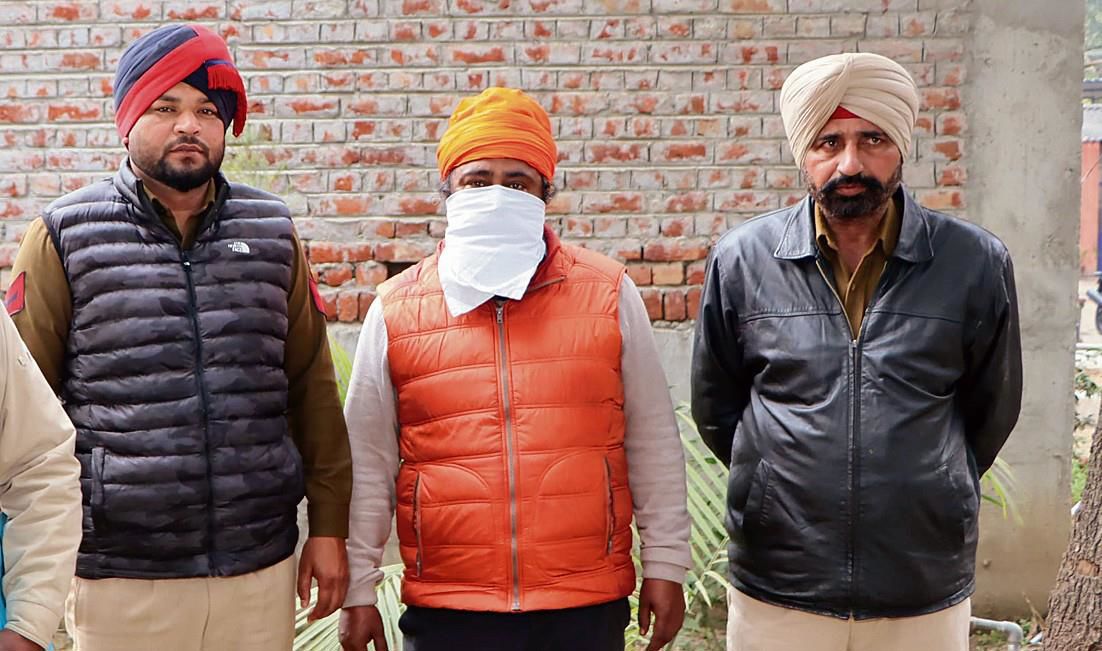 Hoshiarpur resident posing as gangster seeks extortion, held