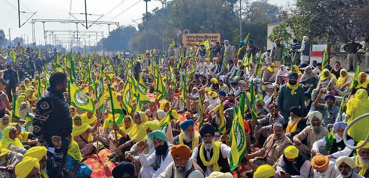 Farmers block rail tracks, make plazas toll-free for hours in Punjab