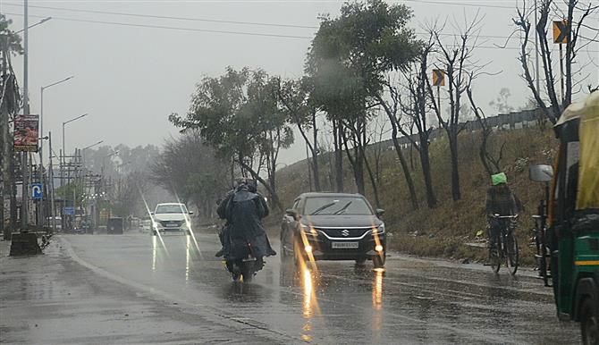 After rain, day temperatures dip below normal in Punjab