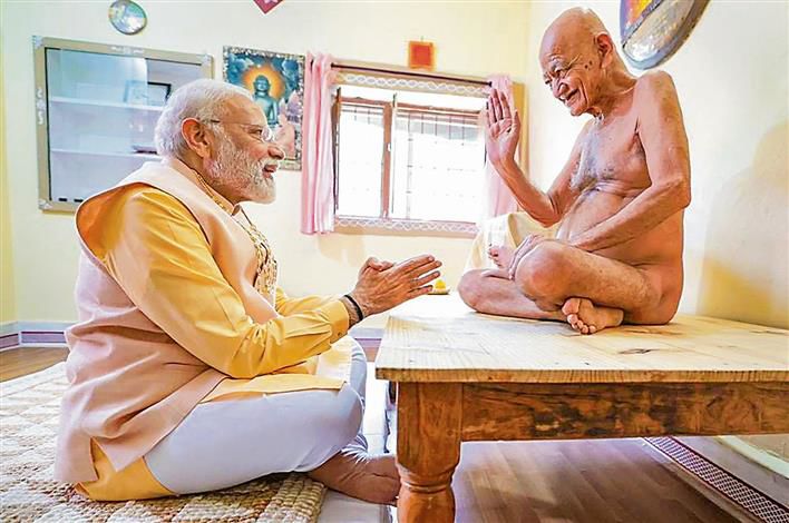 Jain seer Vidyasagar Maharaj dies at 77