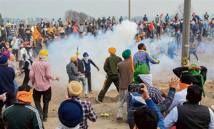 ‘Dilli Chalo’: Protesting farmers try to forcibly remove barricades, tear-gassed at Shambhu, Jind